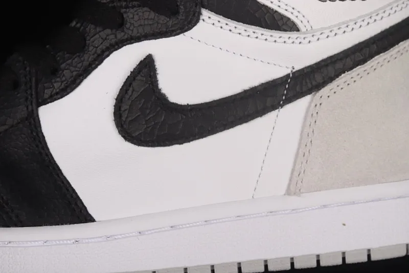 All categories Air Jordan Jordan series basketball shoes Air Jordan 1 High L version Air Jordan 1 High OG "Stage Haze" AJ1 Joe 1 black and gray toe 555088-108